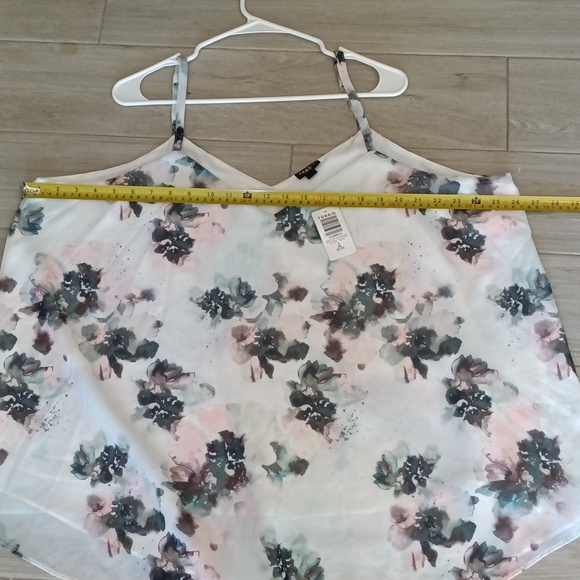 Torrid adjustable strap sheer top size 3 22/24 - Picture 5 of 6